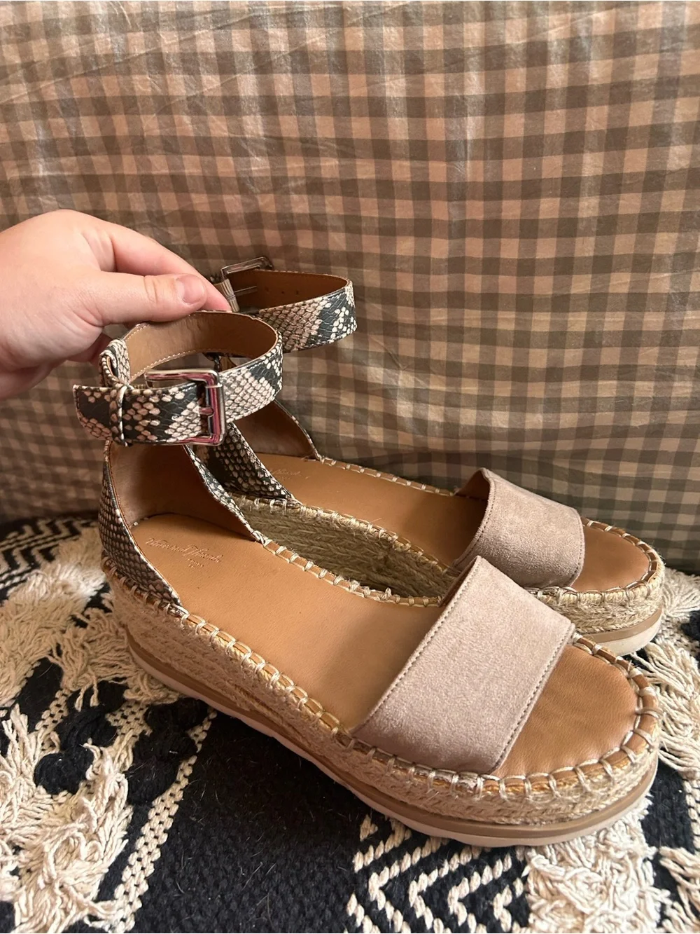 Universal Thread Tan Suede Espadrille Platform Sandals with Ankle Strap
